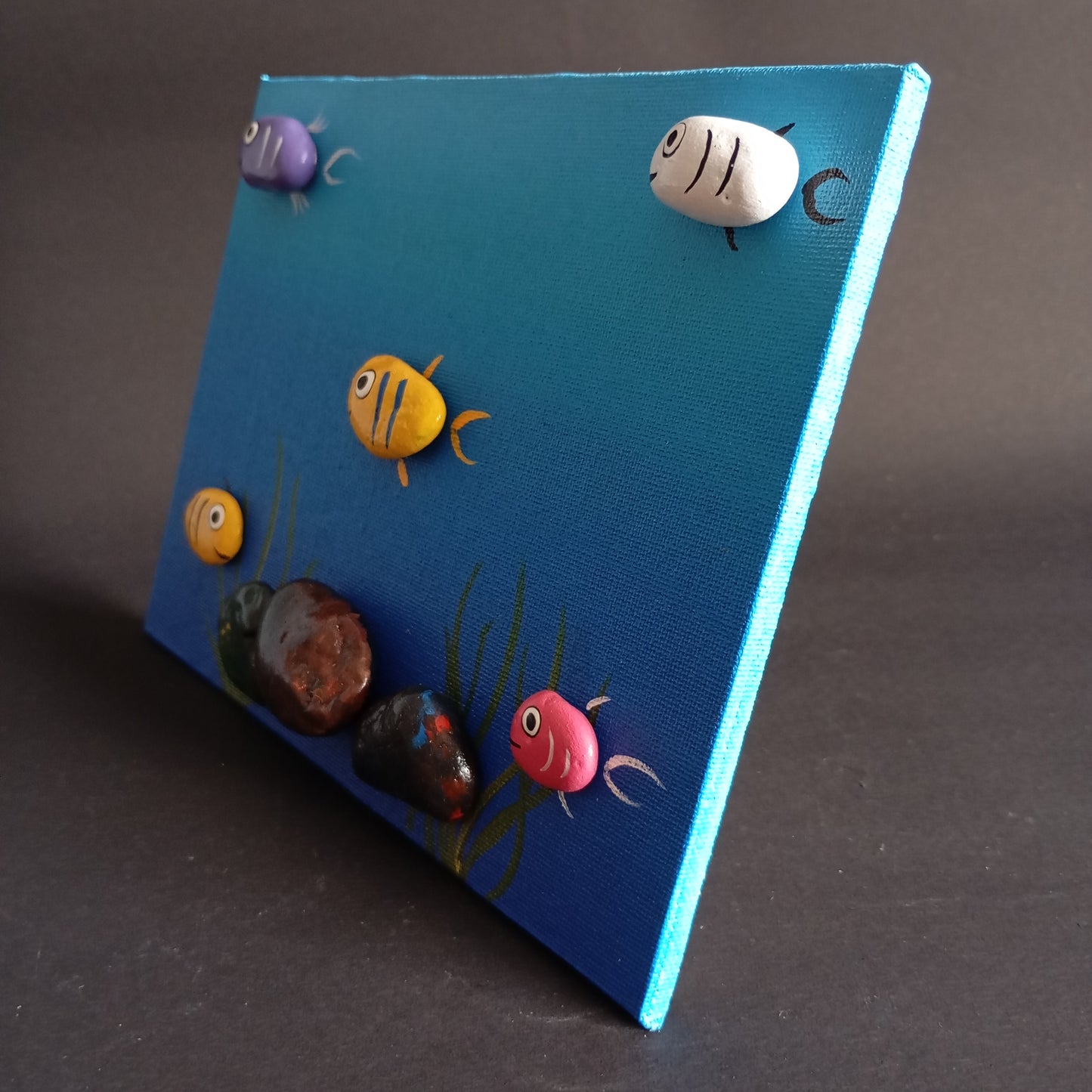 Aquarium Pebbles Horizontal Art