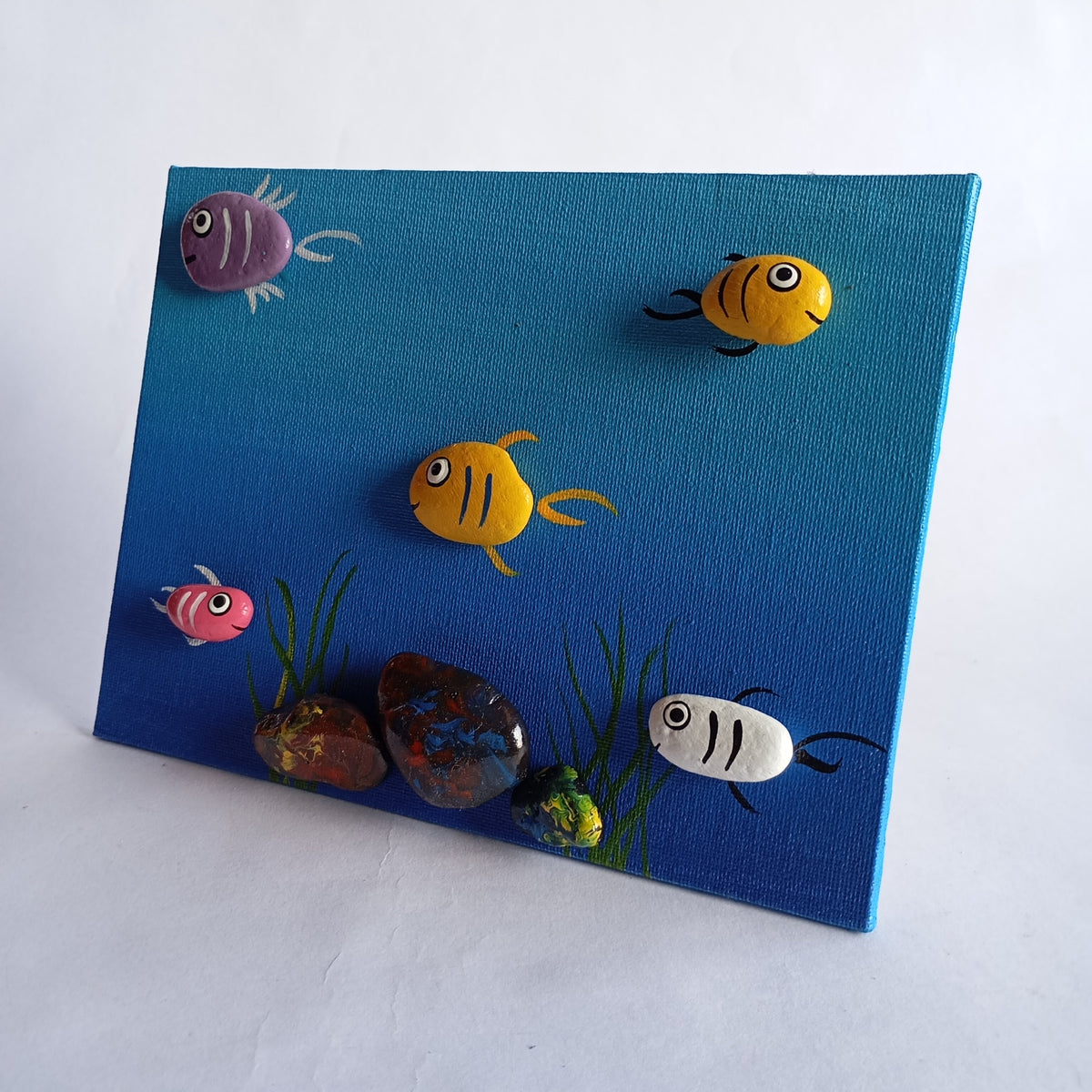 Aquarium Pebbles Art | 6 × 8 Inches | 100% Handcrafted